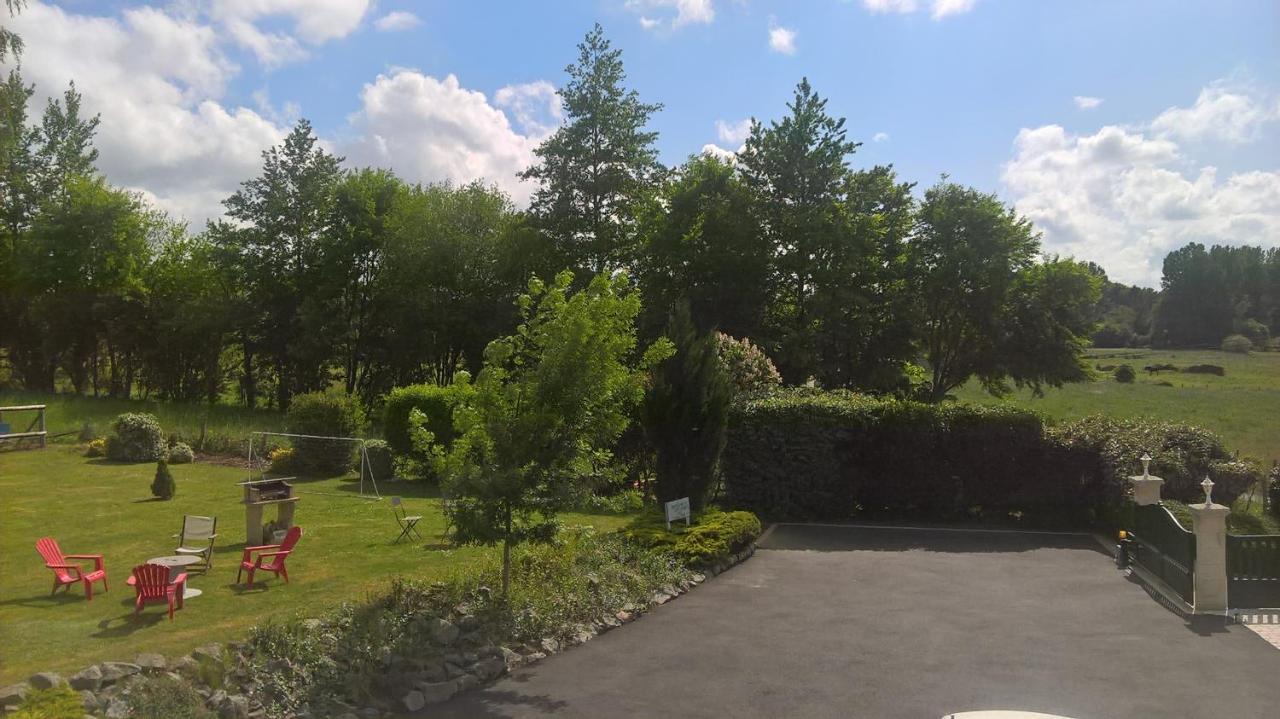 Hebergements Independants Chez L'Habitant Saint-Mars-dʼOutillé エクステリア 写真